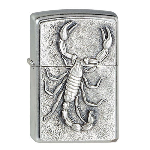 Feuerzeug Zippo Street Chrome Scorpion aus Metall beschichtet in silbergrau matt mit Emblem 64105