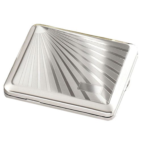 Zigarettenetui 18er mit Innengummizug aus Metall vernickelt satiniert in silber matt Strahlendekor m 21494