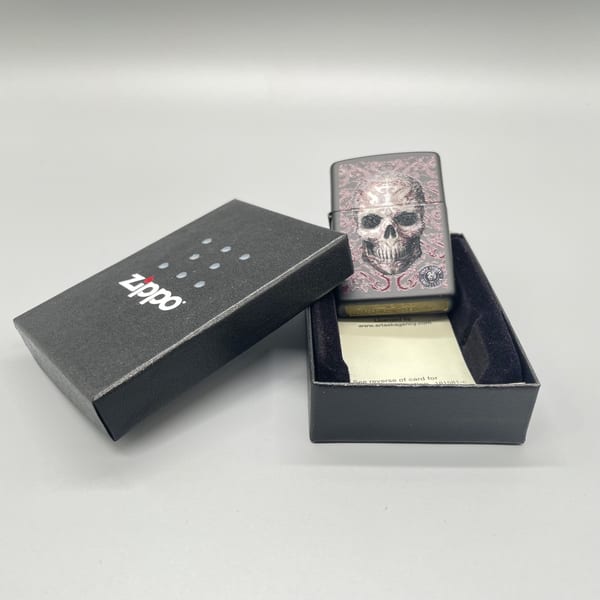 Zippo schwarz matt Anne Stokes Oriental Skull